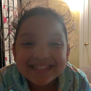 Meet your Posher, Amparo